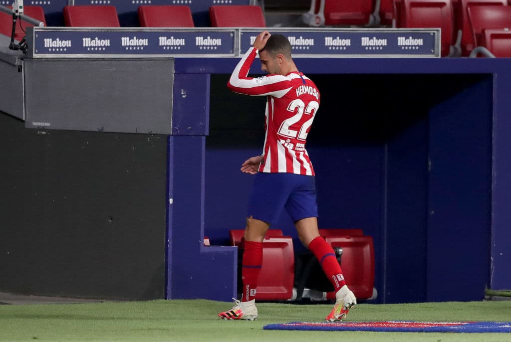 Mario Hermoso salió expulsado del campo al 56’ y los del ‘Cholo’ se quedaban con diez hombres en la cancha.