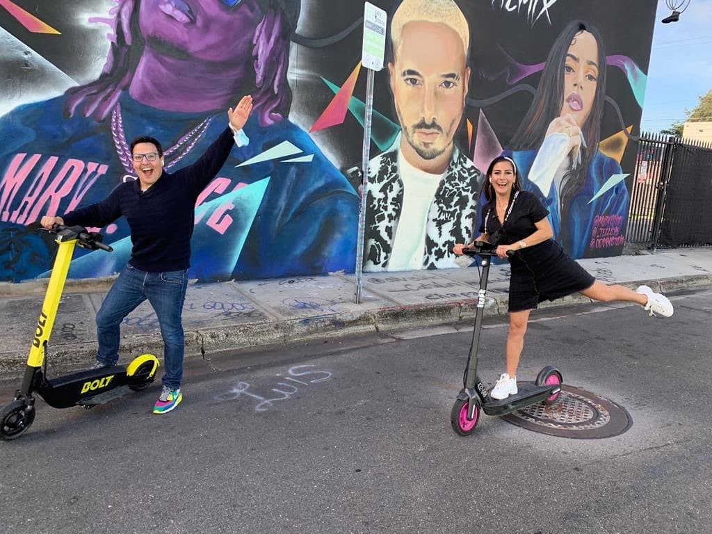 Decidimos traerte la mejor energía y pasear por las calles de Miami, con los expertos en cuestión de risas: Raúl González y Jessi Rodríguez.