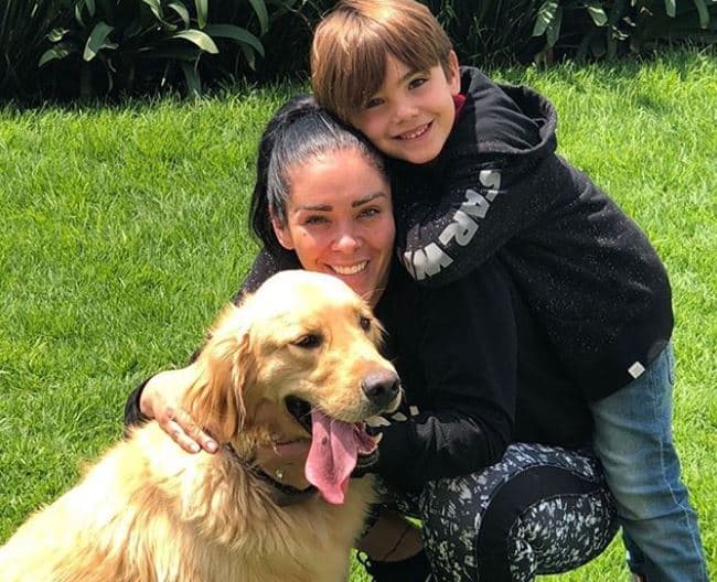 "Toda persona que tenga sobrepeso, pasamos por una depresión fuerte, ¿sabes? El verte así, pues nadie le gusta. Y el no poderte poner ropa y así, pues deprime, obviamente [...]", indicó.