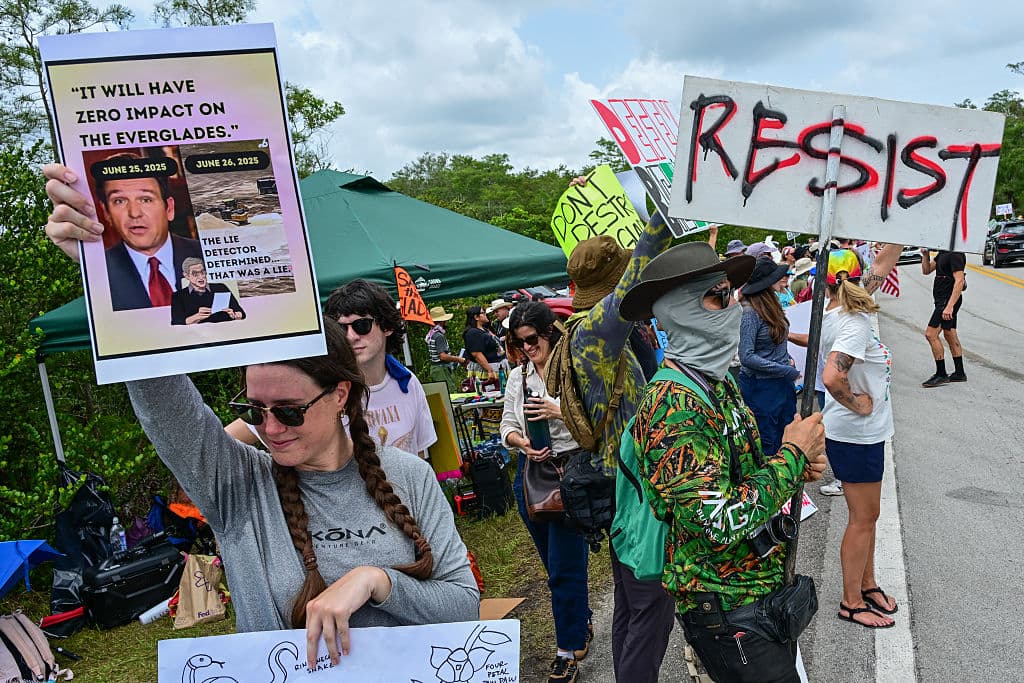 La Guardia Nacional de Florida tiene 100 soldados listos para prestar vigilancia en el centro y sus alrededores durante los primeros días.