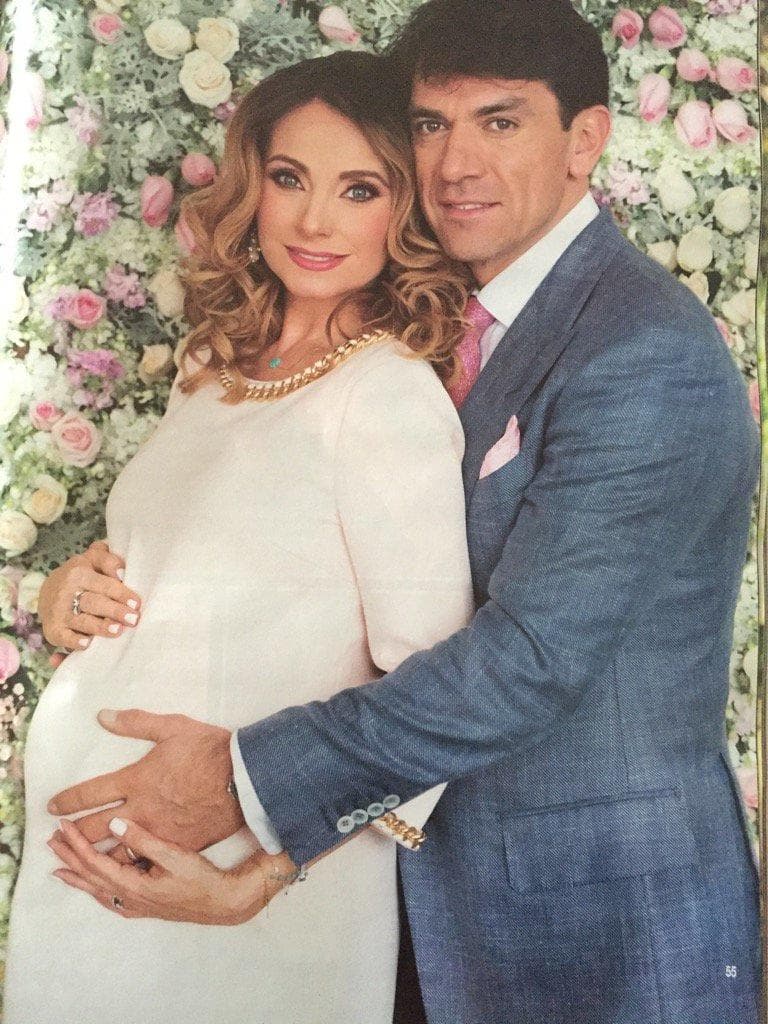 <b><a href="http://www.univision.com/temas/jorge-salinas">Salinas</a></b> también se mostró feliz en los nueve meses de gestación de su esposa: “Yo creo que ese nerviosismo y ansia porque ya vengan se contradice con las ganas de que todavía no lleguen porque te da miedo no ser un buen papá. Estoy disfrutando cada momento del espacio que la vida me permite para disfrutar esa barriguita llena de vida y de luz”.