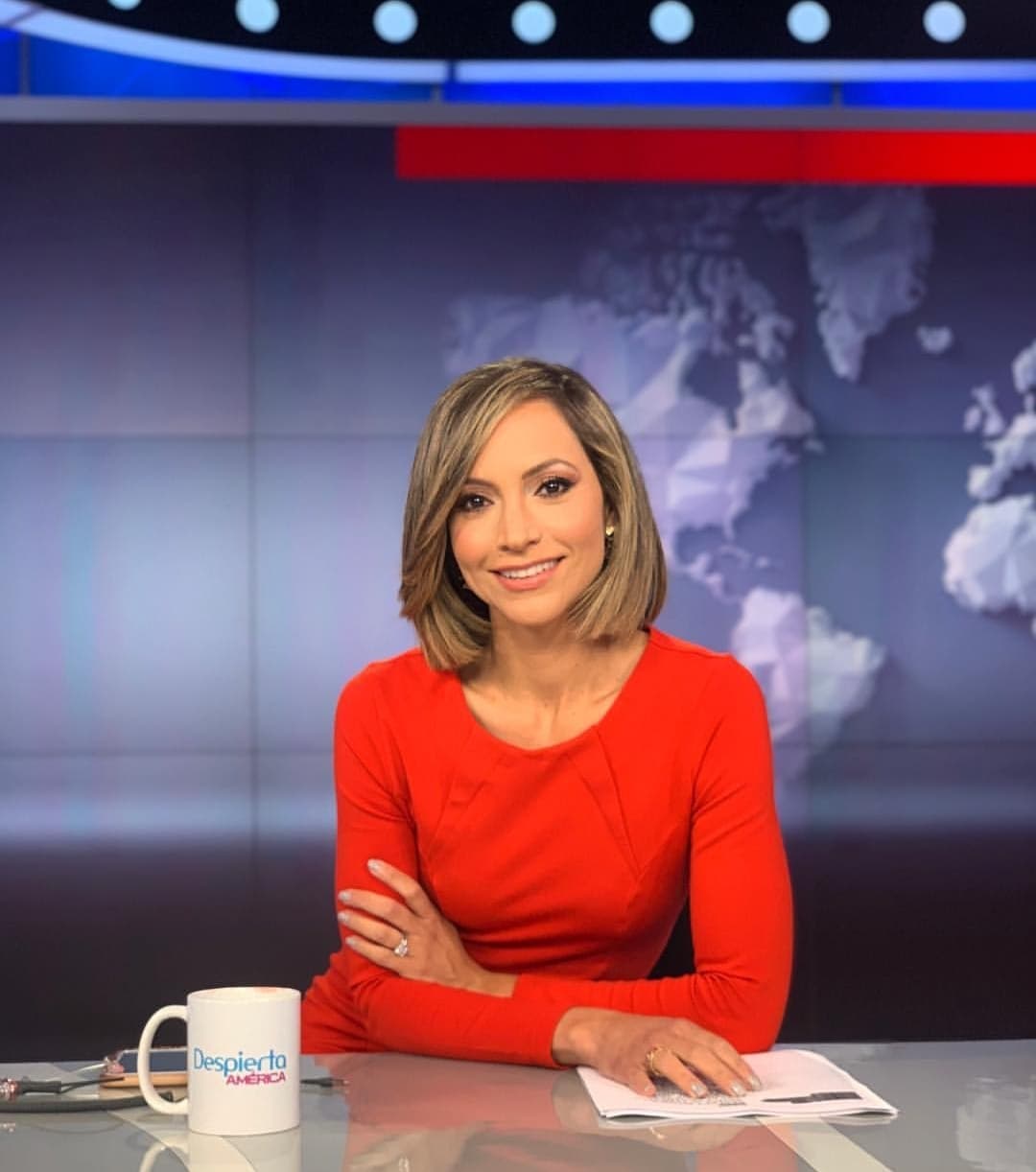 Satcha ha conquistado al público latino con su carisma. En su amplia trayectoria como periodista ha demostrado ser una mujer poderosa y profesional tanto en su trabajo como en su rol de mamá.