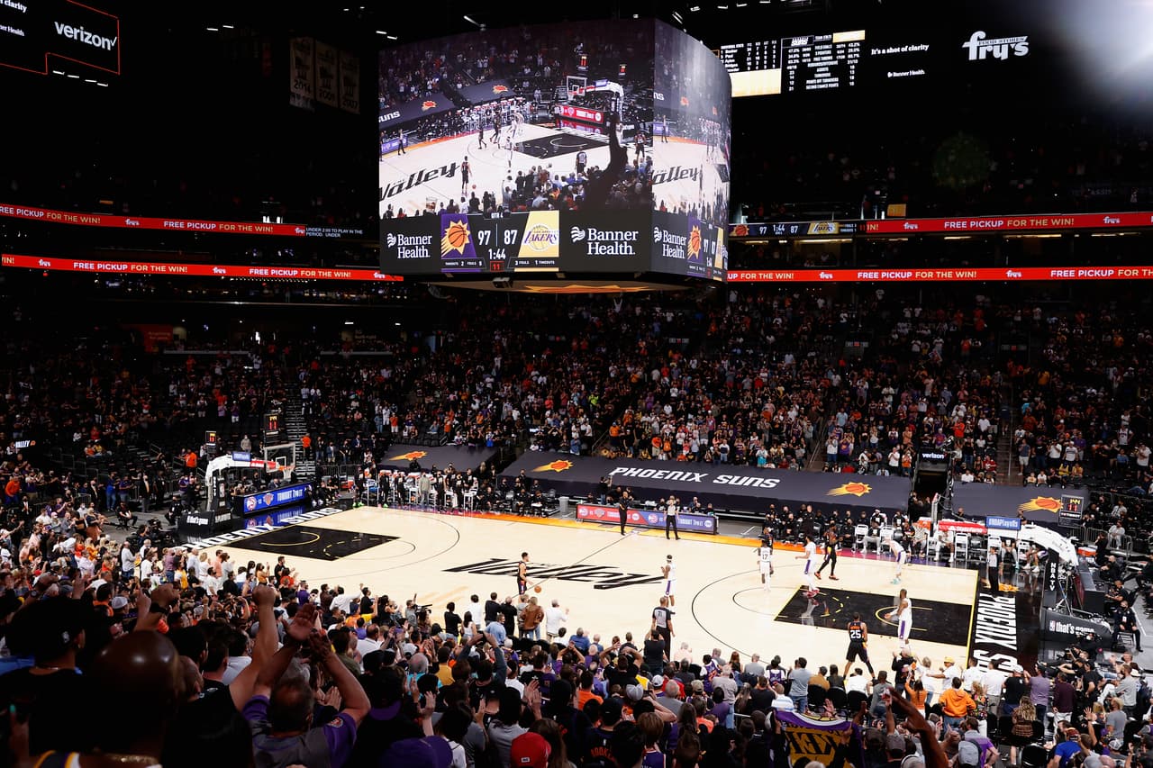 Phoenix Arena aumentará la capacidad 
<b>de fanáticos a 16,000 después del 25 de mayo. </b>
<br>
<b> </b>
<br>
<b> </b>
<br>