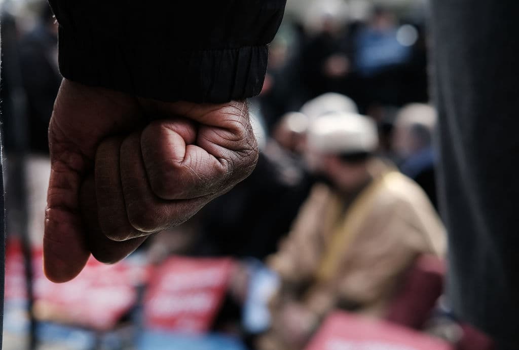 "Tenemos que defender a todos los inmigrantes, a todos ellos. No solo los musulmanes", sentenció en la oración el imán Abdur-Rashid.