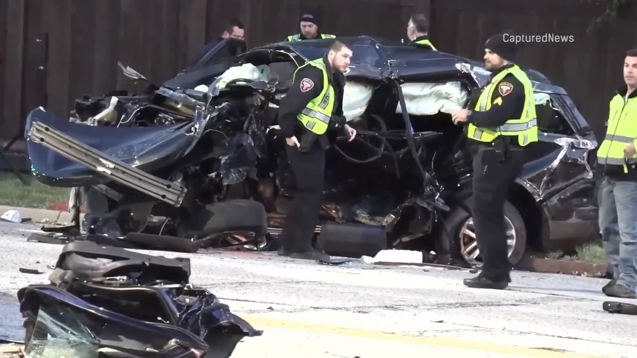 La noche del martes, cuatro jóvenes hispanos murieron luego de un aparatoso incidente de tránsito en el suburbio de Wheeling. De acuerdo con la familia de una de las víctimas, los chicos regresaban de cenar cuando se dio el choque múltiple.