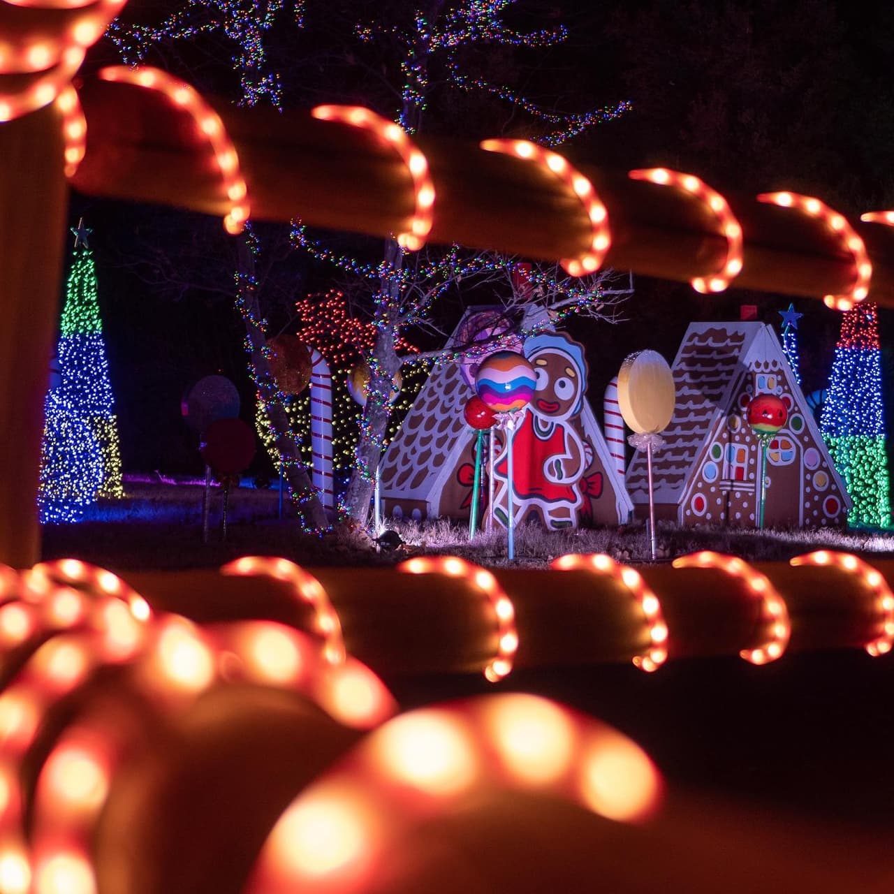 Holiday Road comenzó en Calabasas, California, y este año se instala en dos nuevas ubicaciones, siendo Atlanta una de ellas y la otra en Virginia.