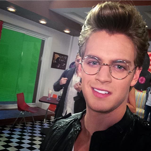 "Es un actor súper entregado, que baila y canta. Es un actor muy completo y yo creo que le va a ir muy bien", aseguró sobre Lambda García.