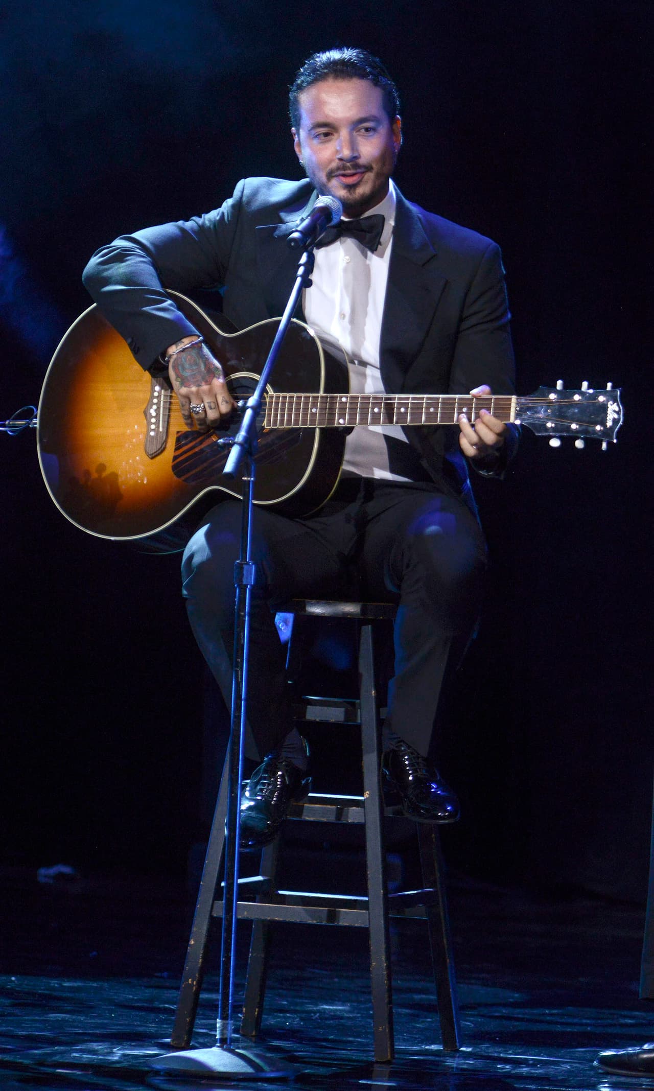 J Balvin ha visto crecer su éxito como la espuma, pero esa 'Energía' (como el título de su disco) la toma de su gran motor: Su familia.