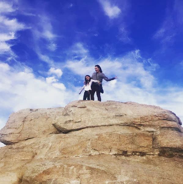 "¡Buenos días mundo maravilloso y tranquilo! Good morning wonderful world!", escribió 
<b><a href="https://www.univision.com/shows/el-gordo-y-la-flaca/me-van-a-seguir-preguntando-esa-alicia-machado-exploto-cuando-le-preguntamos-de-su-enemistad-con-gloria-trevi-video">Machado</a></b> en esta imagen de Instagram.