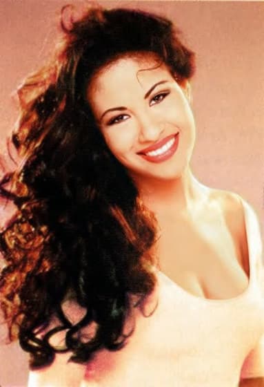 Las dos entraron a un género musical dominado por hombres y triunfaron. A 2015, 
<a href="http://www.nbcnews.com/news/latino/still-missing-selena-here-are-6-reasons-why-n66031">Selena ha vendido </a>60 millones de discos, mientras que Jenni Rivera ha vendido más de 20 millones de copias.