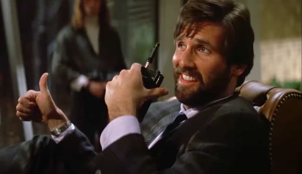 <b>Hart Bochner </b>
<br>Harry Ellis era el odioso colega de Holly, quien para salvarse a sí mismo traicionó a sus compañeros de trabajo y a John McClane. Fue interpretado por el actor Hart Bochner.
<br>