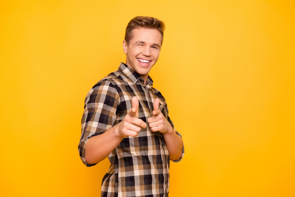 No te sientas perturbado por nada, las cosas están saliendo bien y las demoras serán temporales. Se avecina una etapa de fin de año movida, alegre, divertida.