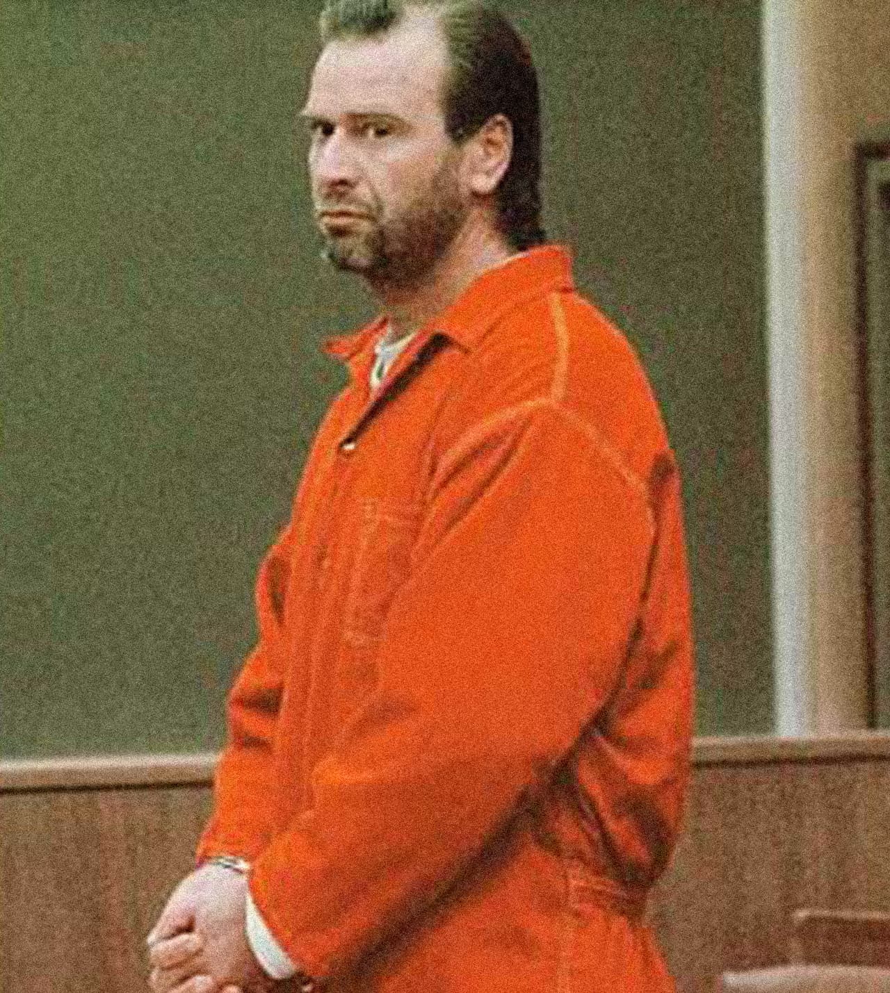 <b>Wayne Adam Ford. </b>Este camionero de California admitió que asesinaba a sus víctimas y lanzaba las partes de su cuerpo por todo el estado. Sorprendió a las autoridades cuando entró en el Departamento del Sheriff del Condado de Humboldt en 1998 y confesó haber matado a cuatro mujeres. Llegó con el seno cortado de una víctima en el bolsillo.
<br>