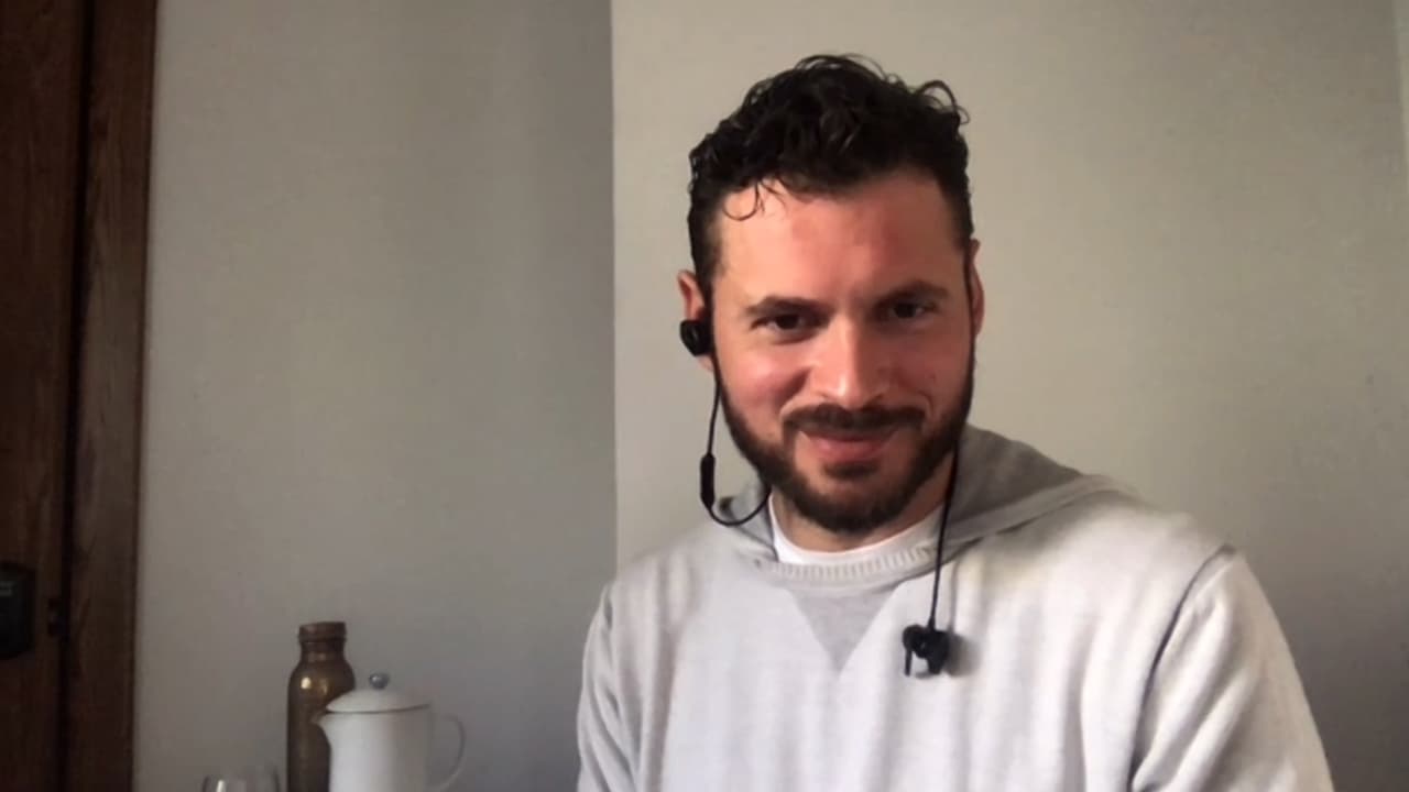 Adan Canto nos cuenta la inspiracional historia de supervivencia que no conocemos de Jorge Bacardí.