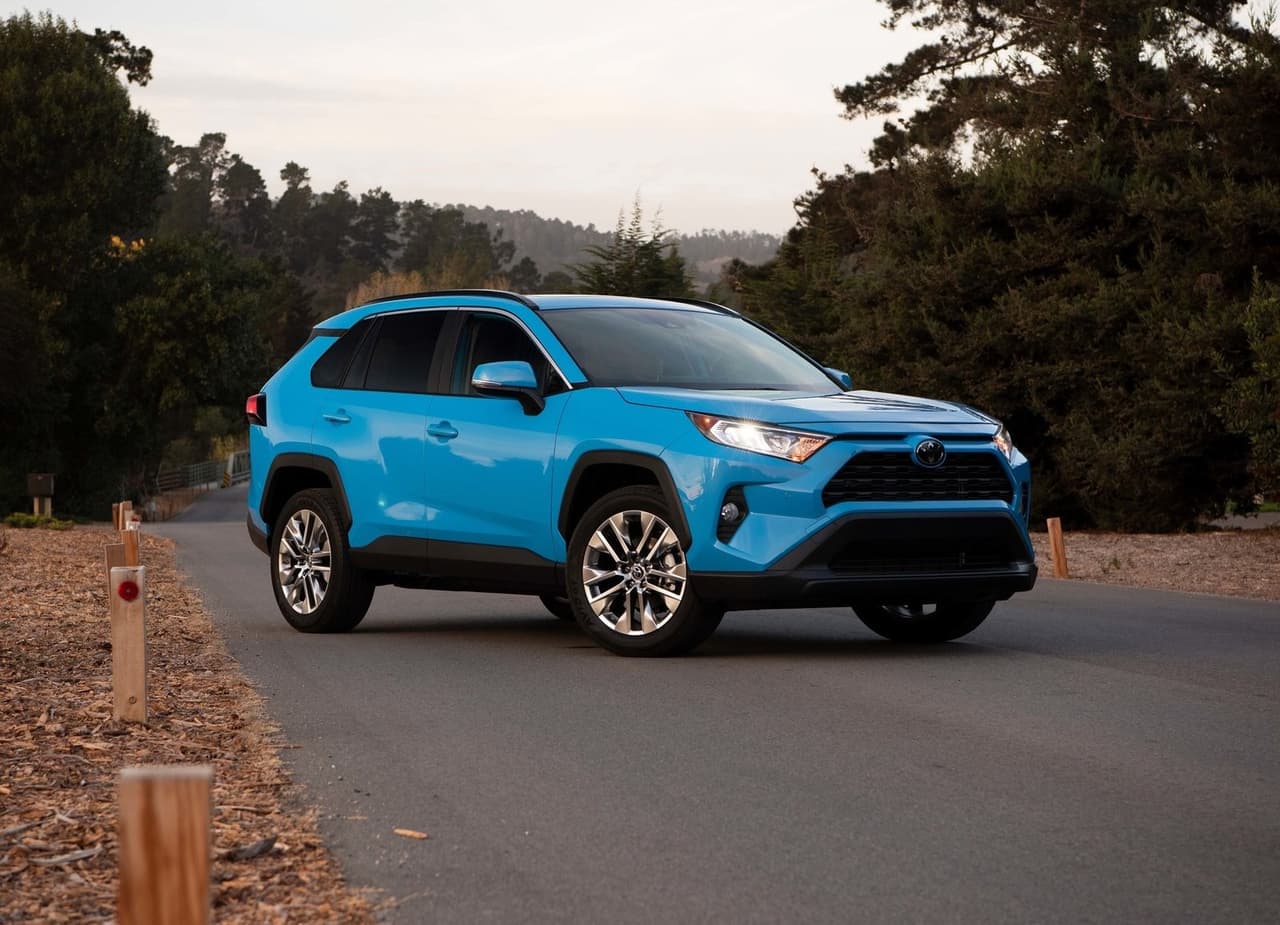<h3 class="cms-H3-H3"><b>7. Toyota RAV4</b></h3>
<br>
<br>
<b>Porcentaje de venta en febrero:</b> 60.0%
<br>
<b>Porcentaje de venta en marzo:</b> 43.2%
<br>
<br>
<b>Diferencia de venta entre febrero y marzo:</b> -16.8%