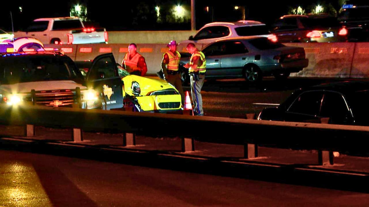 Este lamentable suceso resalta
<b>los riesgos que enfrentan los oficiales mientras desempeñan su labor en las carreteras y subraya la importancia de tomar medidas preventivas</b> tanto para proteger a las autoridades como a los conductores.
