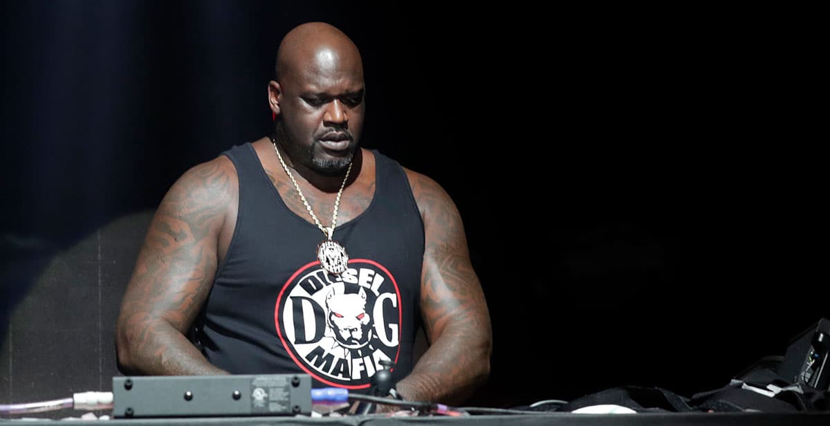 Shaquille O’Neal puso a bailar a Gronkowski en su fiesta privada