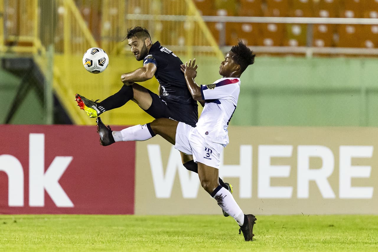 Vincent Janssen (32'), Arturo González (42') y José Alvarado son los encargados de darle el triunfo 0-3 a Monterrey.