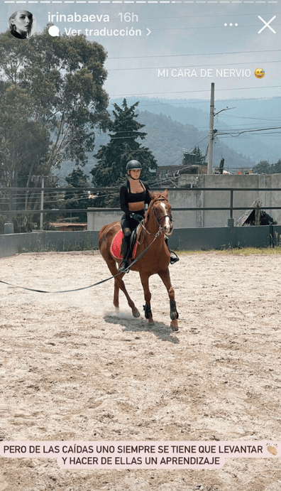 Fue hasta agosto de 2021 que la actriz reveló que la ausencia de este contenido se debió a que se cayó del caballo.