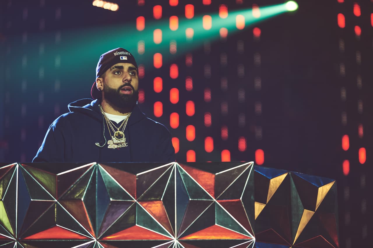 <b>DJ Luian</b> estuvo muy atento en los ensayos junto a Anuel y Mambo Kingz.