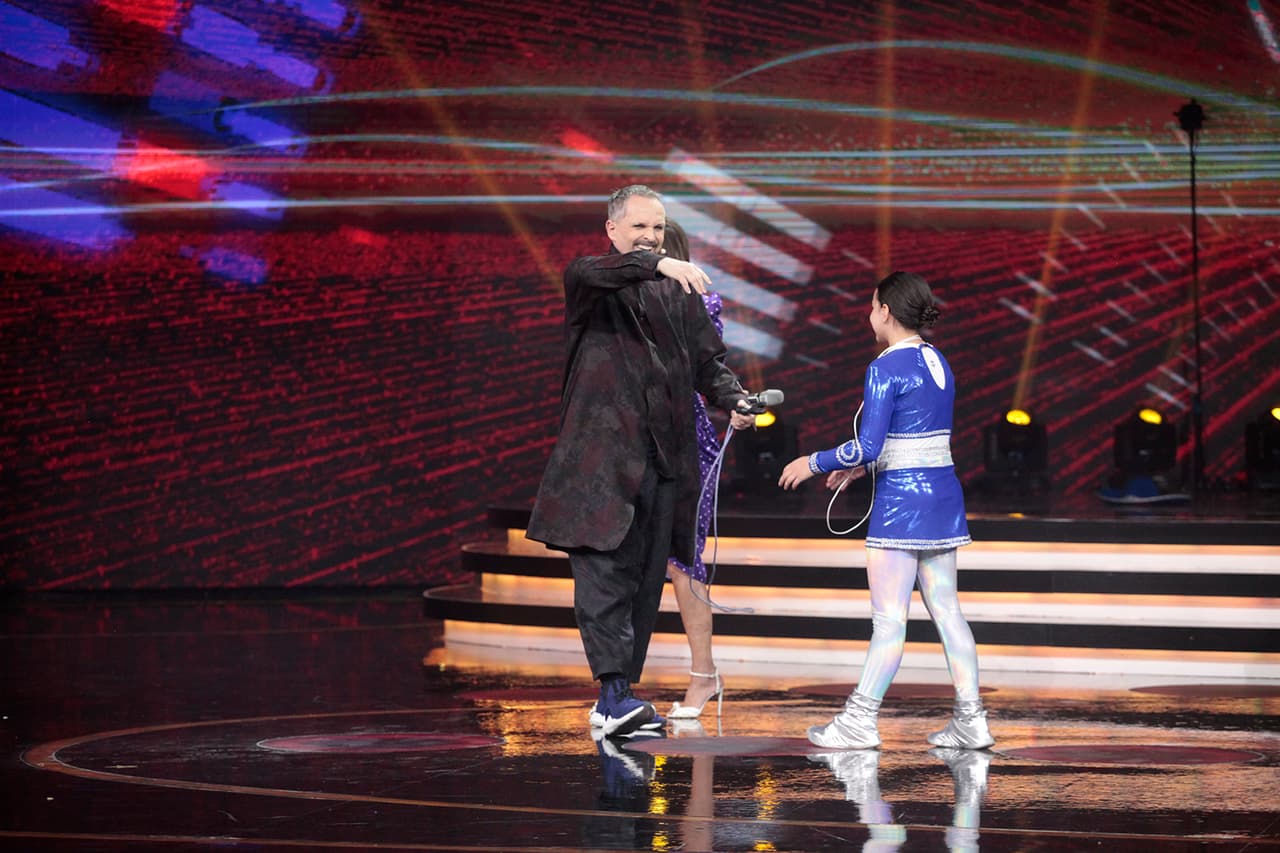 Sin embargo, el intérprete de 'Amante bandido' tenía en mente felicitar a María, a quien abrazó y besó por su habilidad, pues necesitaba hacerle saber que su actuación no era tan sencilla como parecía. En redes sociales aseguran que Miguel "ignoró" a Galilea, incluso dicen que la "desairó" y la "despreció".