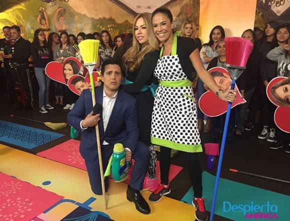 Claudia Molina llegó con una rutina ideal para hacer ejercicio en la comodidad de su hogar.