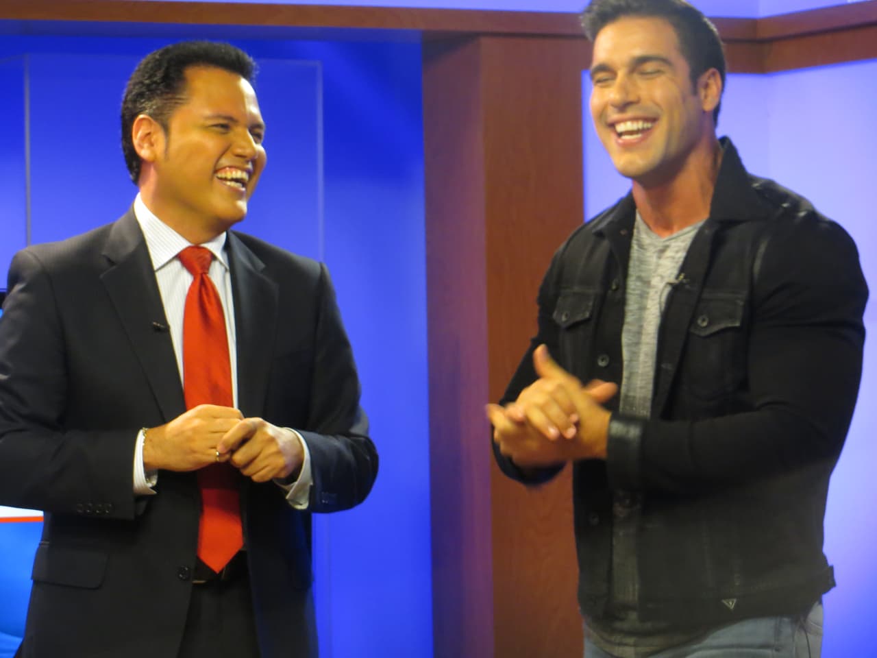 Este viernes se presenta en el Aurora Westfield Fox Valley Mall.