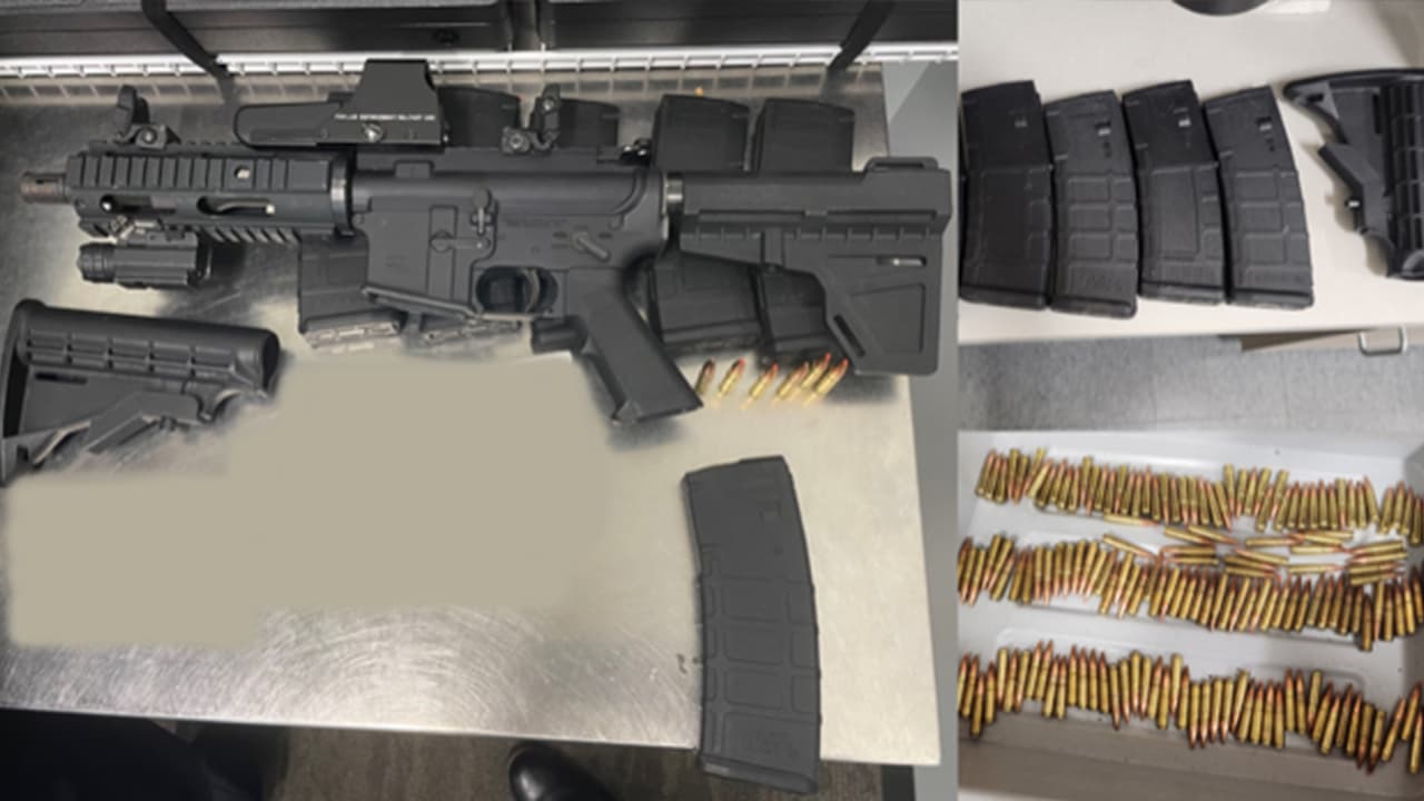 Detienen a un pasajero que intentó viajar a Houston con un rifle de asalto y 163 municiones