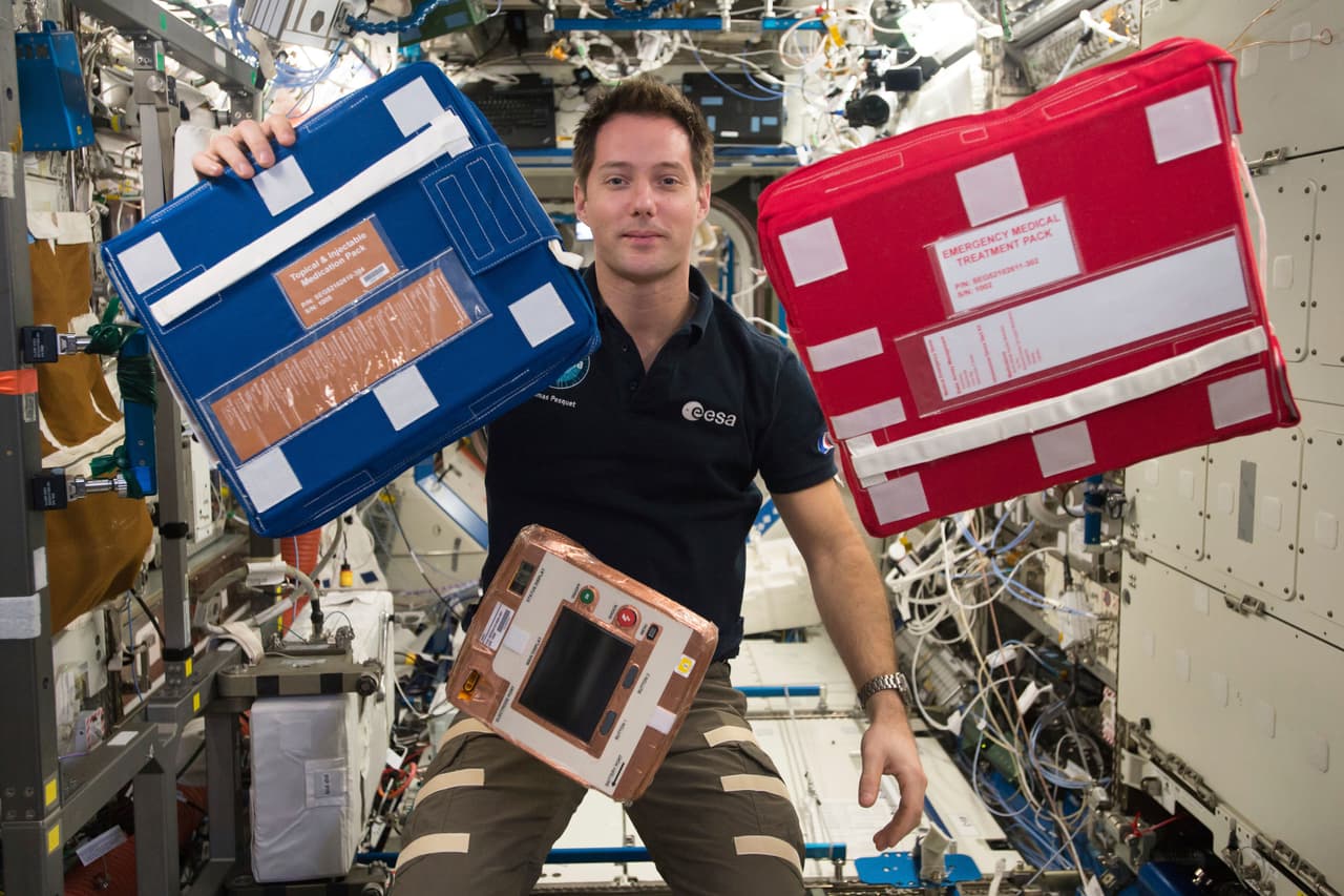 Thomas Pesquet, ingeniero de vuelo de la Agencia Espacial Europea, el tercer miembro de la tripulación que viaja en la misión de SpaceX.