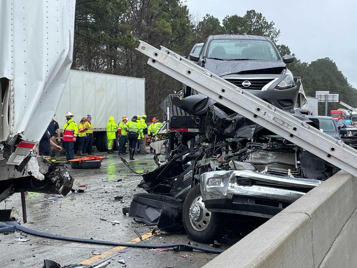 Una persona murió en el accidente.