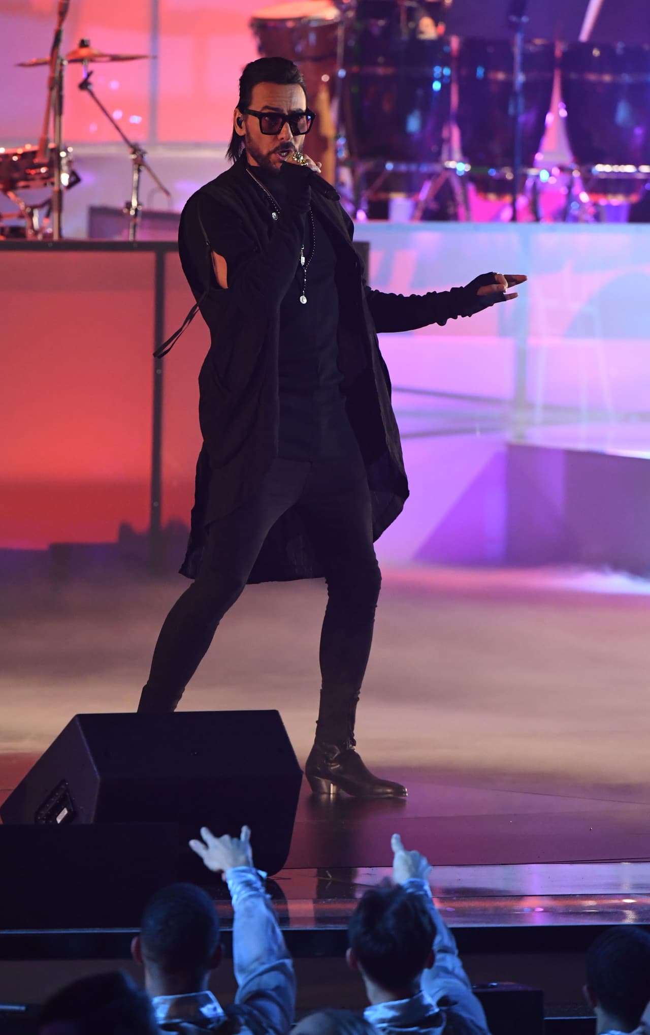 Seguido por el chileno Beto Cuevas.