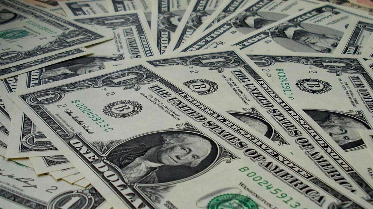 ¿Donald Trump incluirá su firma en los billetes de dólar por los 250 años de independencia?