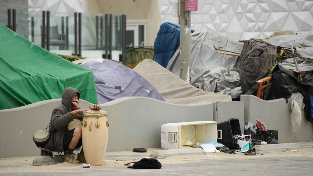 "El nivel de crisis ya es humanitario": Alex Villanueva sobre la problemática de desamparados en Venice