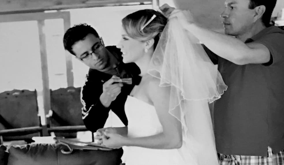 Alex y su asistente en acción.