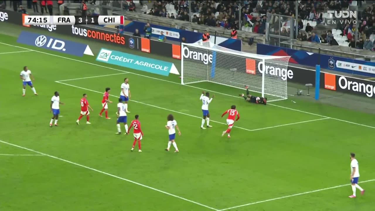 ¡TIRO ATAJADO! disparo por Darío Osorio.