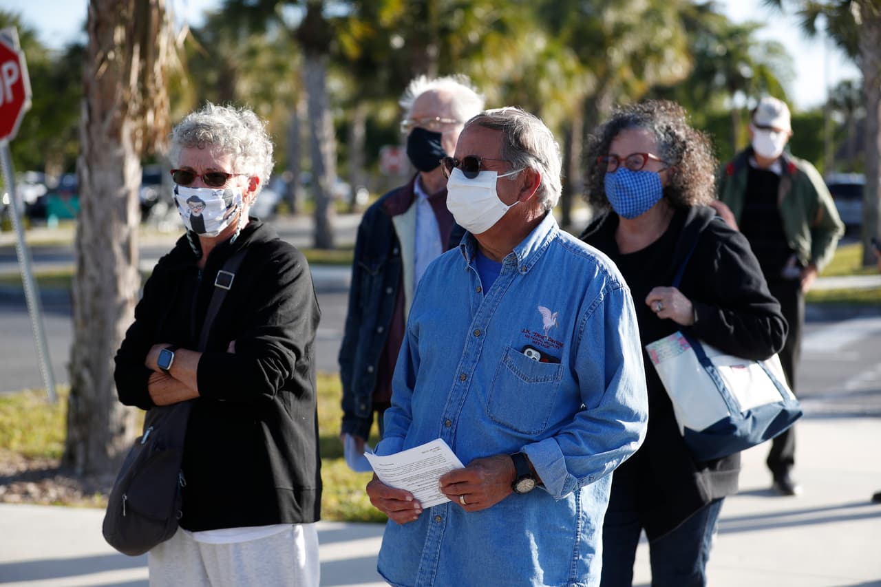 Florida requerirá prueba de residencia para administrar vacuna contra el coronavirus
