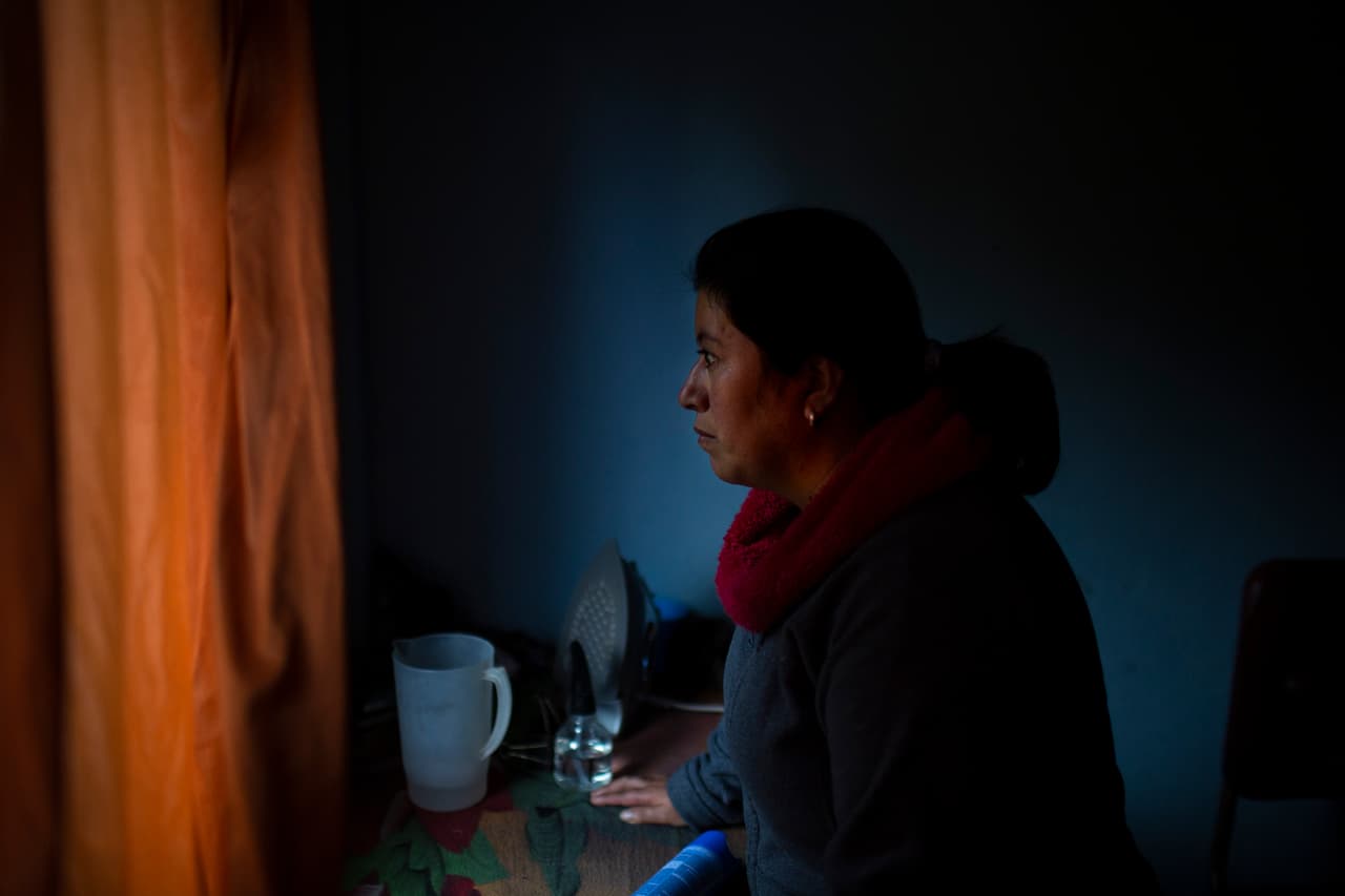 Marcia Andrade es madre de Jonathan Sánchez, quien inició el viaje a Estados Unidos con 20 años. El 4 de diciembre de 2017 se comunicó con él por última vez. Dijo que iba a cruzar el desierto. Tres meses después llegó la noticia desde Estados Unidos que habían encontrado su ropa y sus documentos junto a unos restos óseos que presuntamente son suyos. Su madre enseguida entregó una muestra de sangre para que se realicen pruebas de ADN. Aún no tiene respuesta.
<br>