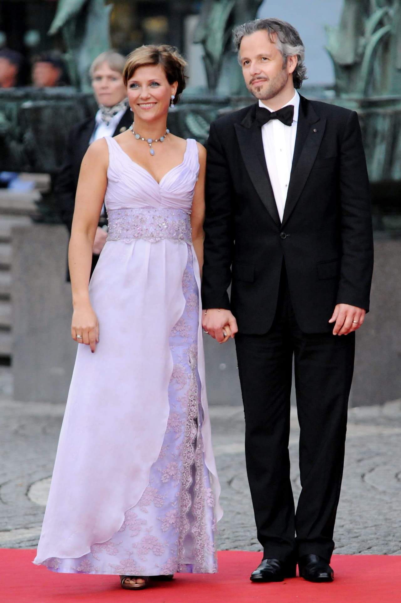 El escritor estuvo casado con la princesa durante 14 años y tuvieron tres hijas: Maud Angelica (16 años), Leah Isadora (14) y Emma Tallulah (11). 
<b><a href="https://www.univision.com/famosos/el-chaman-que-se-enamoro-de-una-princesa-no-tiene-apuros-en-casarse-y-ya-hay-algo-que-le-abruma-de-la-relacion-fotos" target="_blank">Se divorciaron en el 2016</a></b>.