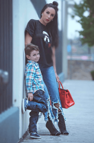 Pero sus hijos no se quedan atrás. A través de sus redes sociales Inés ha compartido diversas imágenes donde es notorio que ella los viste con buen gusto.