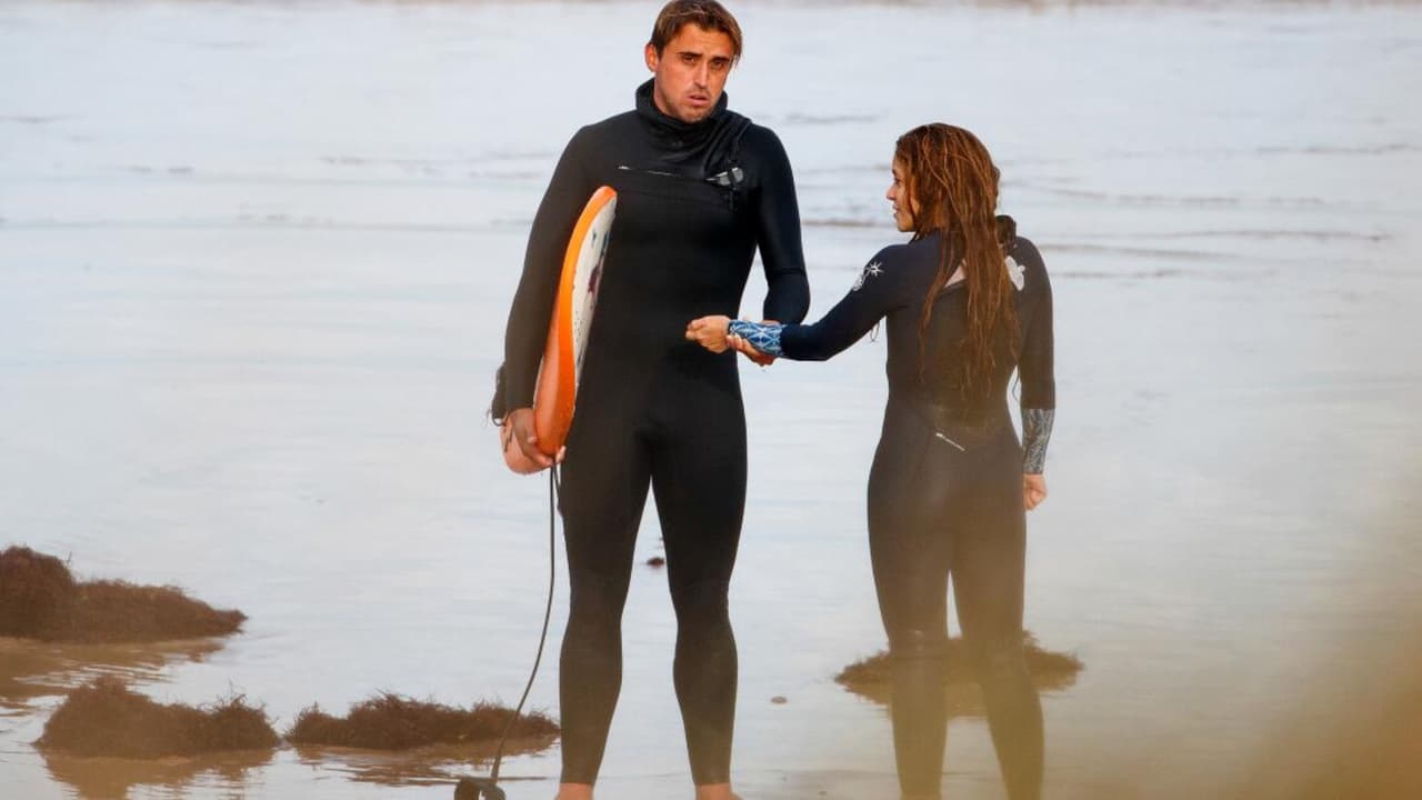 En noviembre de 2022, Shakira fue vista haciendo surf en Espala junto al instructor con el que se le vinculó.