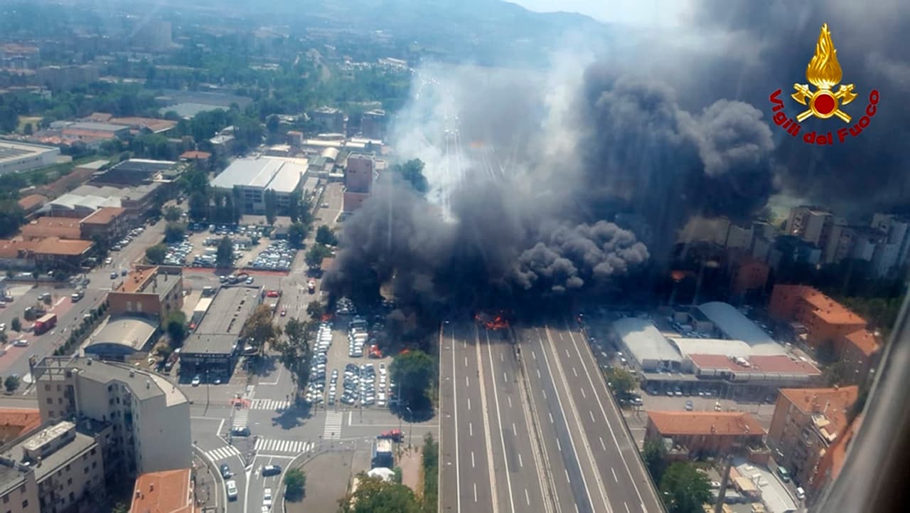 Al menos una persona murió y más de 60 resultaron heridas tras la explosión de un camión con material inflamable en una autopista de la ciudad italiana de Bolonia, en el norte del país, confirmaron autoridades y 
<b><a href="https://www.corriere.it/cronache/18_agosto_06/incidente-bologna-camion-fiamme-a14-violenta-esplosione-2fc5c5b0-9975-11e8-93a8-0c8df24d38b5.shtml">medios locales</a></b>.
<b> </b>"Pensé que era un atentado", declaró una persona que presenció el incidente.