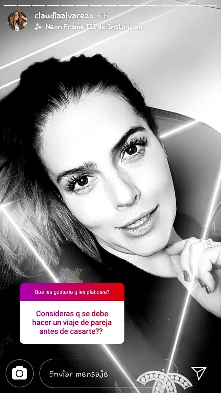 Y en cuanto a temas de pareja, Claudia Álvarez consideró que lo ideal sería no solo viajar con tu compañero de vida, sino
<b>vivir con la persona previo</b> a tomar una decisión como
<b>el matrimonio</b>. “Deja tú el viaje, sino vivir, ¡la convivencia, la convivencia!”.