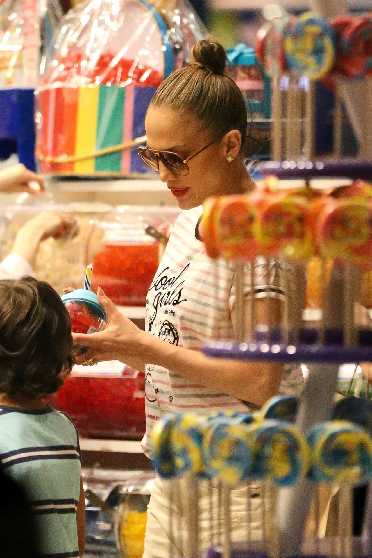 ¿Le habrá llevado algo a su galán?