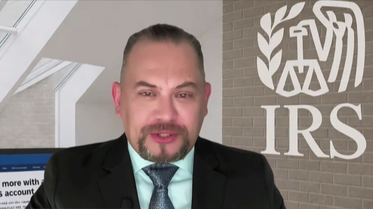 Fecha límite para declarar impuestos: vocero del IRS aclara tus dudas