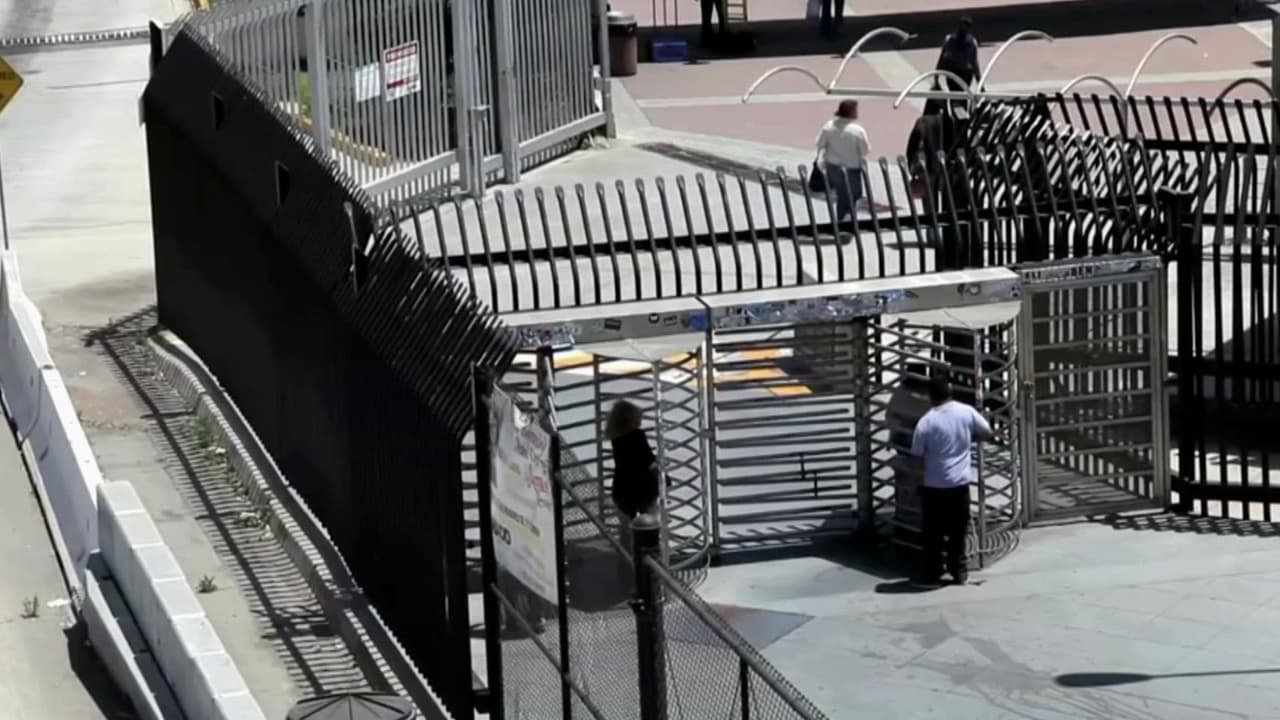 ¿Inmigrantes en centros de ICE podrán salir bajo fianza? Te explicamos decisión de una jueza sobre esto