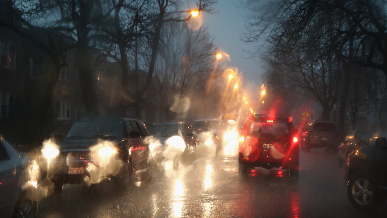 Máximas en los 50 grados y lluvia este jueves en Chicago y alrededores