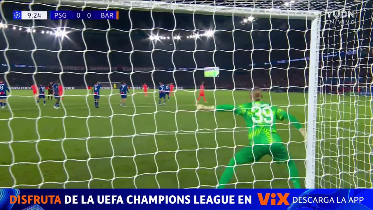 ¡NO TE LO CREO! Anthony Gordon no pudo empujarla y deja ir el primero del Barça