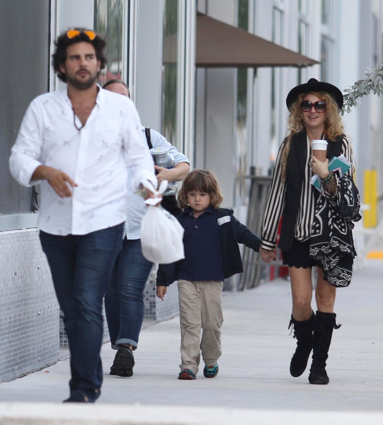 Aquí paseando en familia.