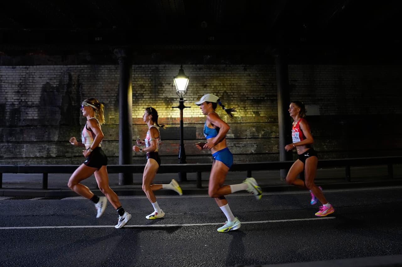 Las atletas compiten en el maratón femenino del Campeonato Europeo de Atletismo en Birmingham, Inglaterra, el domingo 16 de agosto de 2026.