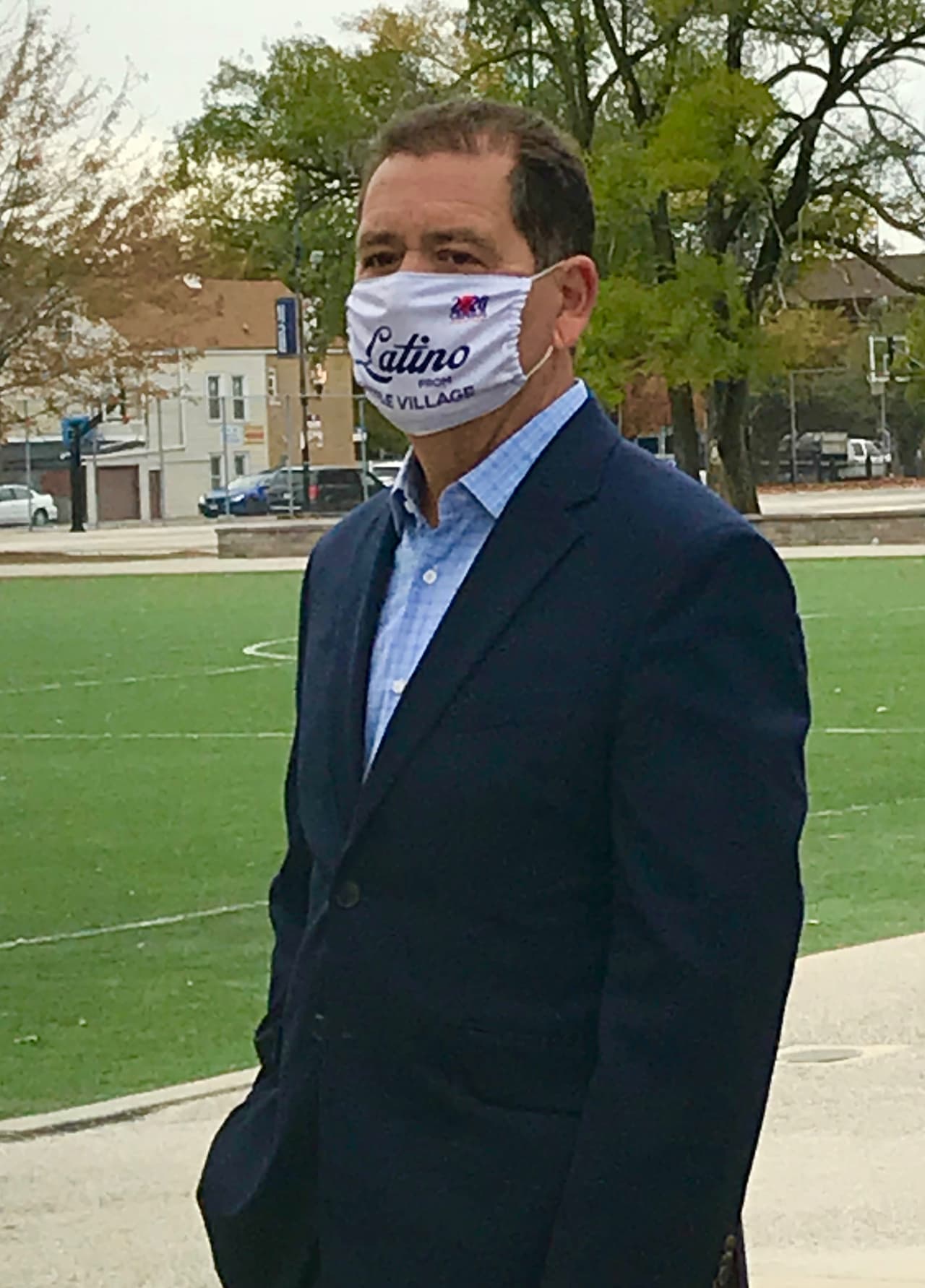 Congresista Jesús G. “Chuy” García asistió al primer día de votación temprana en Pilsen y La Villita para motivar el voto latino.